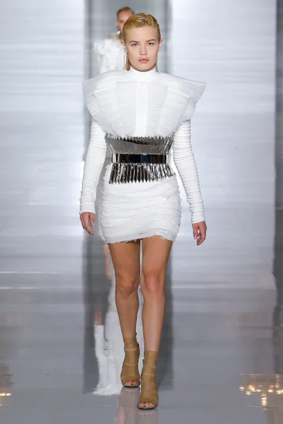 Look 14